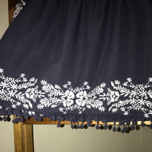 Francesca’s off the shoulder top - Picture 3 of 4